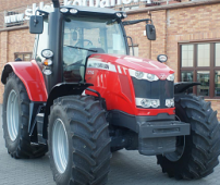 nowy ciągnik rolniczy Massey Ferguson 7700 zdjęcie z przodu od prawej strony