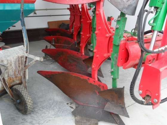 4-skibowy Pług Unia IBIS XLC 3+1 z 2006 roku Używany 