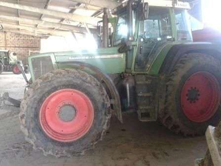 Ciągnik rolniczy Fendt 822 - używany, widok na lewy bok 