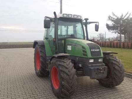 Przód niezawodnego niemieckiego ciągnika rolniczego Fendt Fermer 309 z 2007 roku 