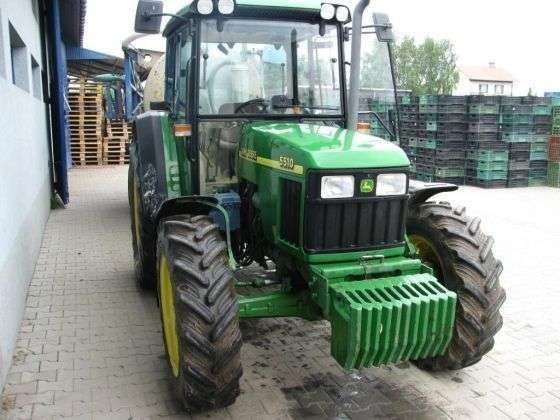 John Deere 5510 z obciążnikami przednimi 2002 korbanek