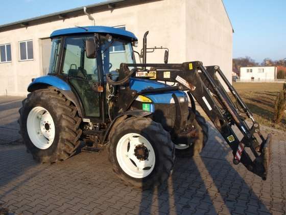 Ciągnik New Holland TD 70 z ładowaczem użuwany na korbanek.pl