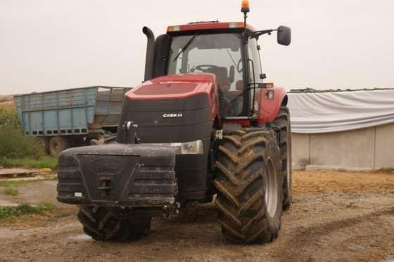 Przód ciągnika używanego marki CASE IH MAGNUM 235