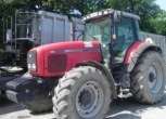 LEwy bok ciągnike rolniczego Massey Ferguson 8220 kupionego od firmy Korbanek 