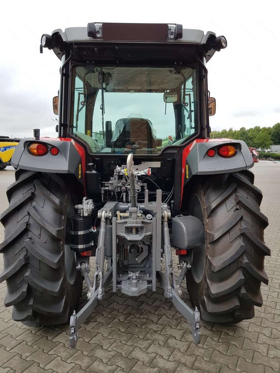 Tylny Tuz ciągnika Massey 5600