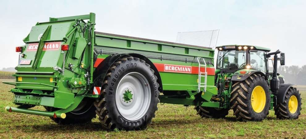 Niskopodwoziowy rozrzutnik uniwersalny Bergmann TSW 2140 E