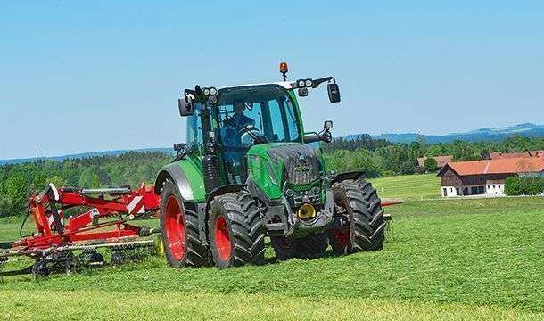 Ciągnik rolniczy Fendt 300 Vario S4 Power