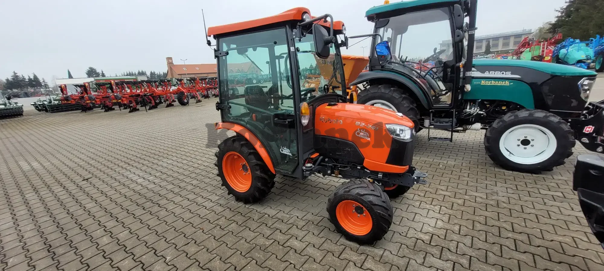 Ciągnik rolniczy KUBOTA B2-261