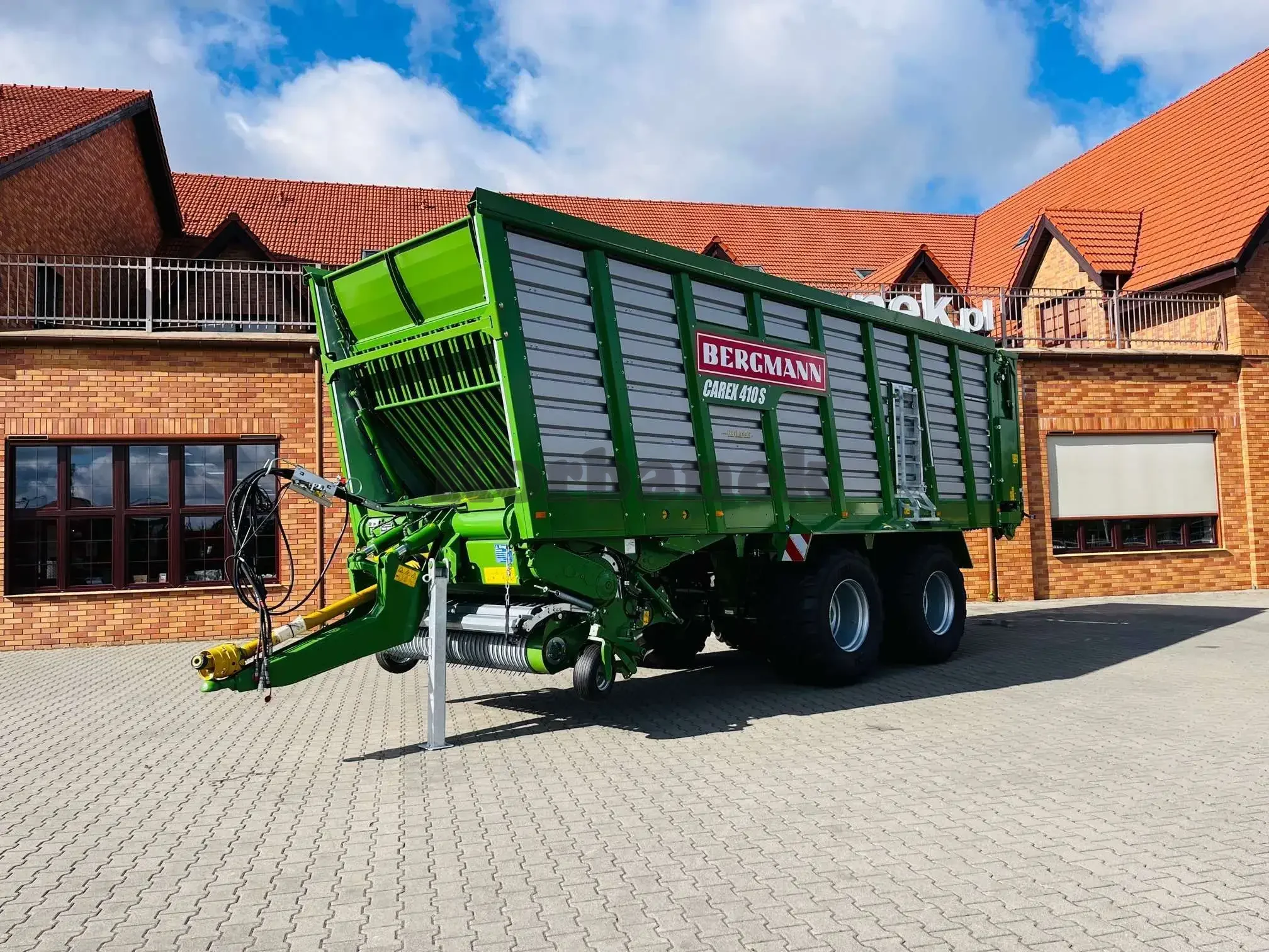 Przyczepa samozbierająca BERGMANN CAREX 410 S