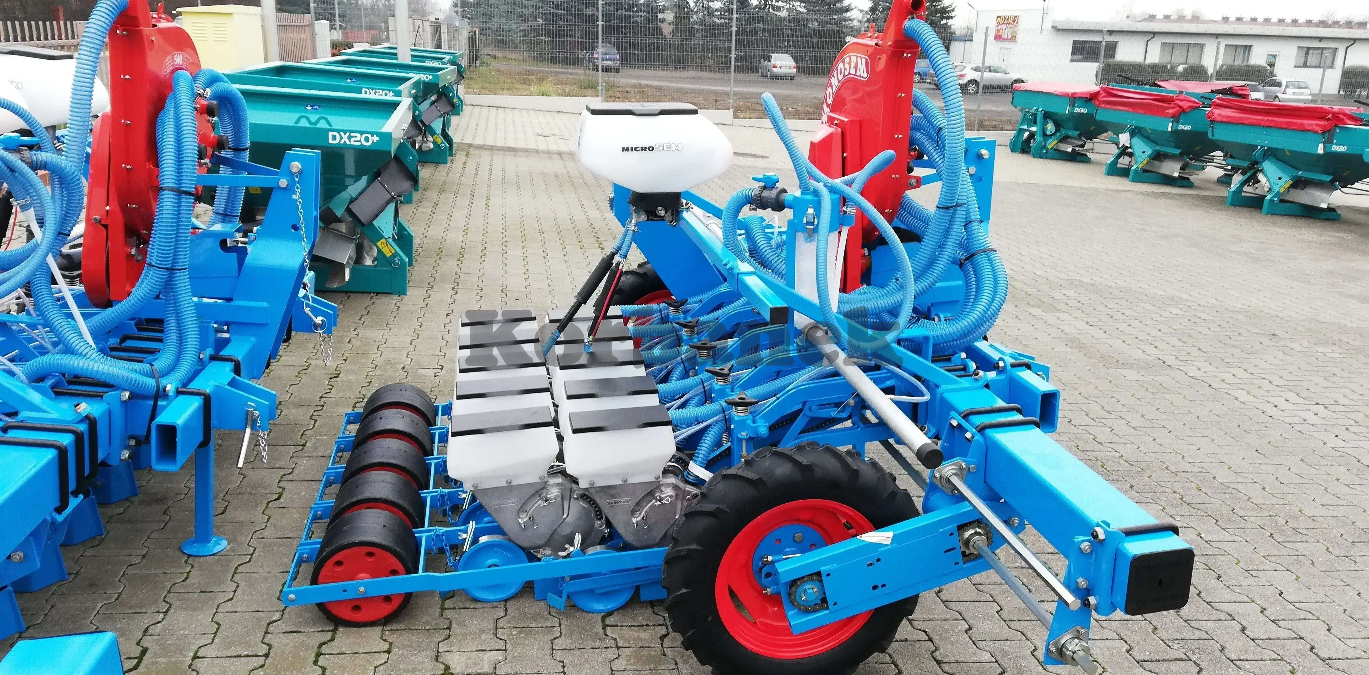 Siewniki do warzyw Monosem MS punktowe pneumatyczne z tarczami dobieranymi do potrzeb