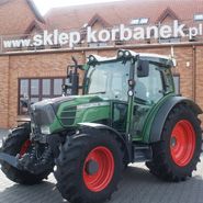 Fendt 200 na tle firmy korbanek