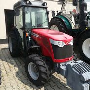 nowy ciągnik rolniczy Massey Ferguson seria 3600 zdjęcie z przodu od strony lewej fabrycznie nowy