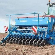Siewniki zawieszane mechaniczne Lemken typ Saphir 8 podczas siewów Korbanek.pl