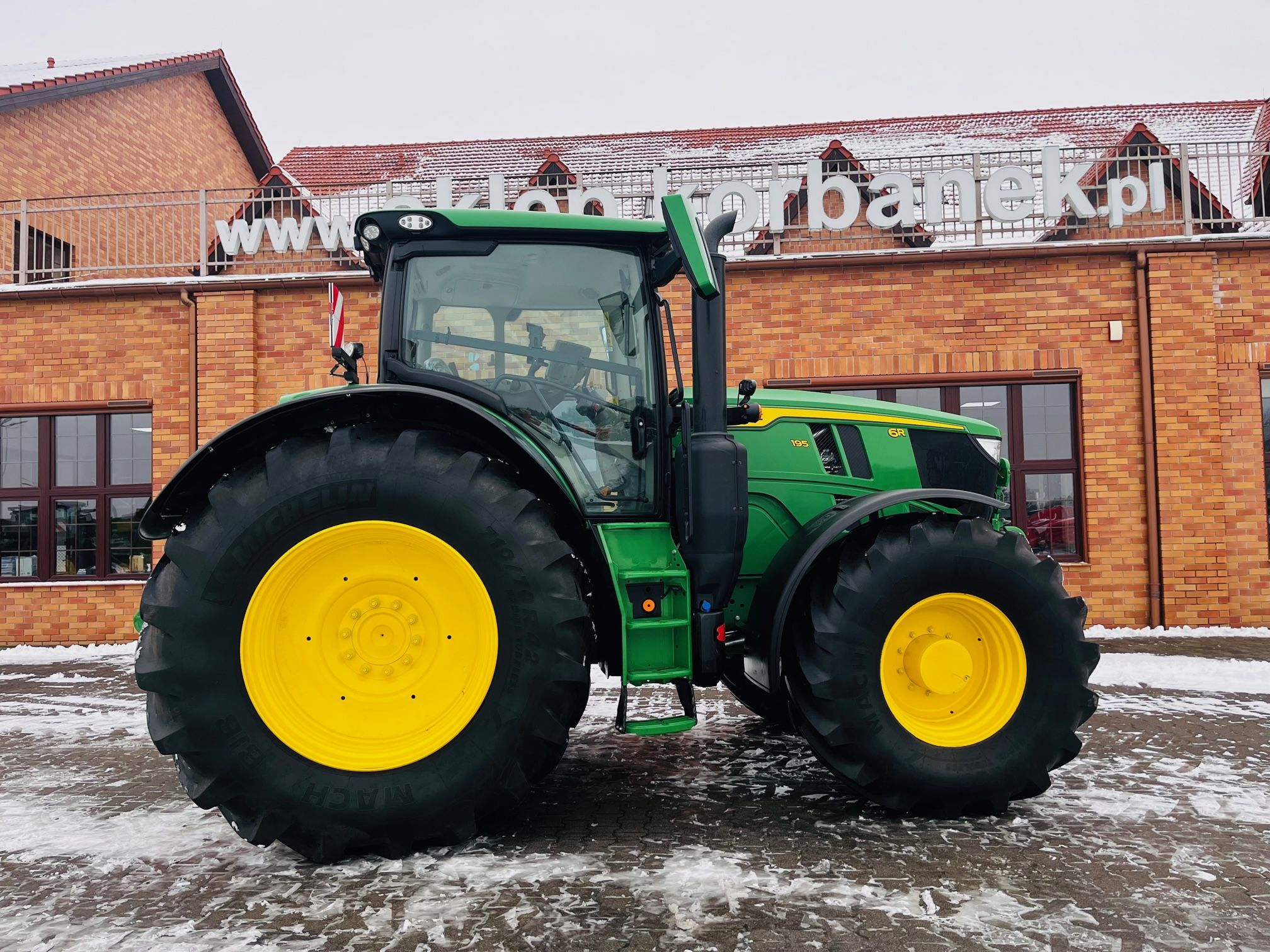 Ciągnik rolniczy John Deere 6R 195KM Ciągnik rolniczy John Deere 6R 195KM