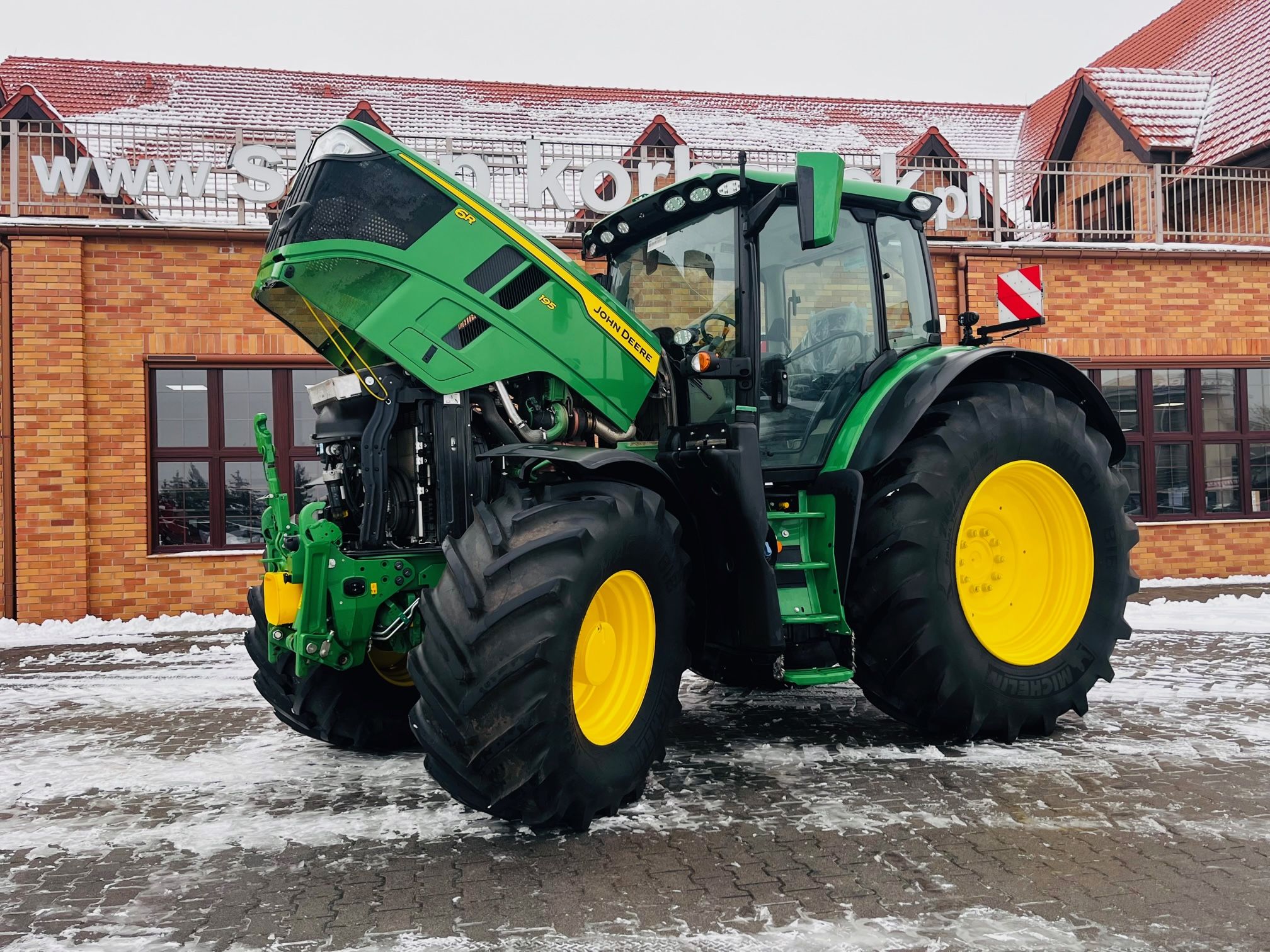 Ciągnik rolniczy John Deere 6R 195KM Ciągnik rolniczy John Deere 6R 195KM