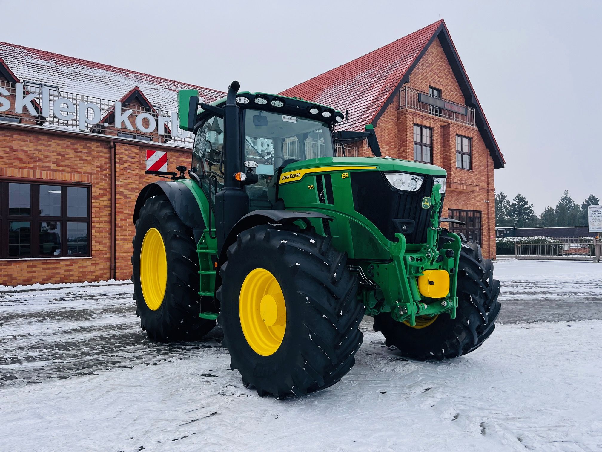 Ciągnik rolniczy John Deere 6R 195KM Ciągnik rolniczy John Deere 6R 195KM