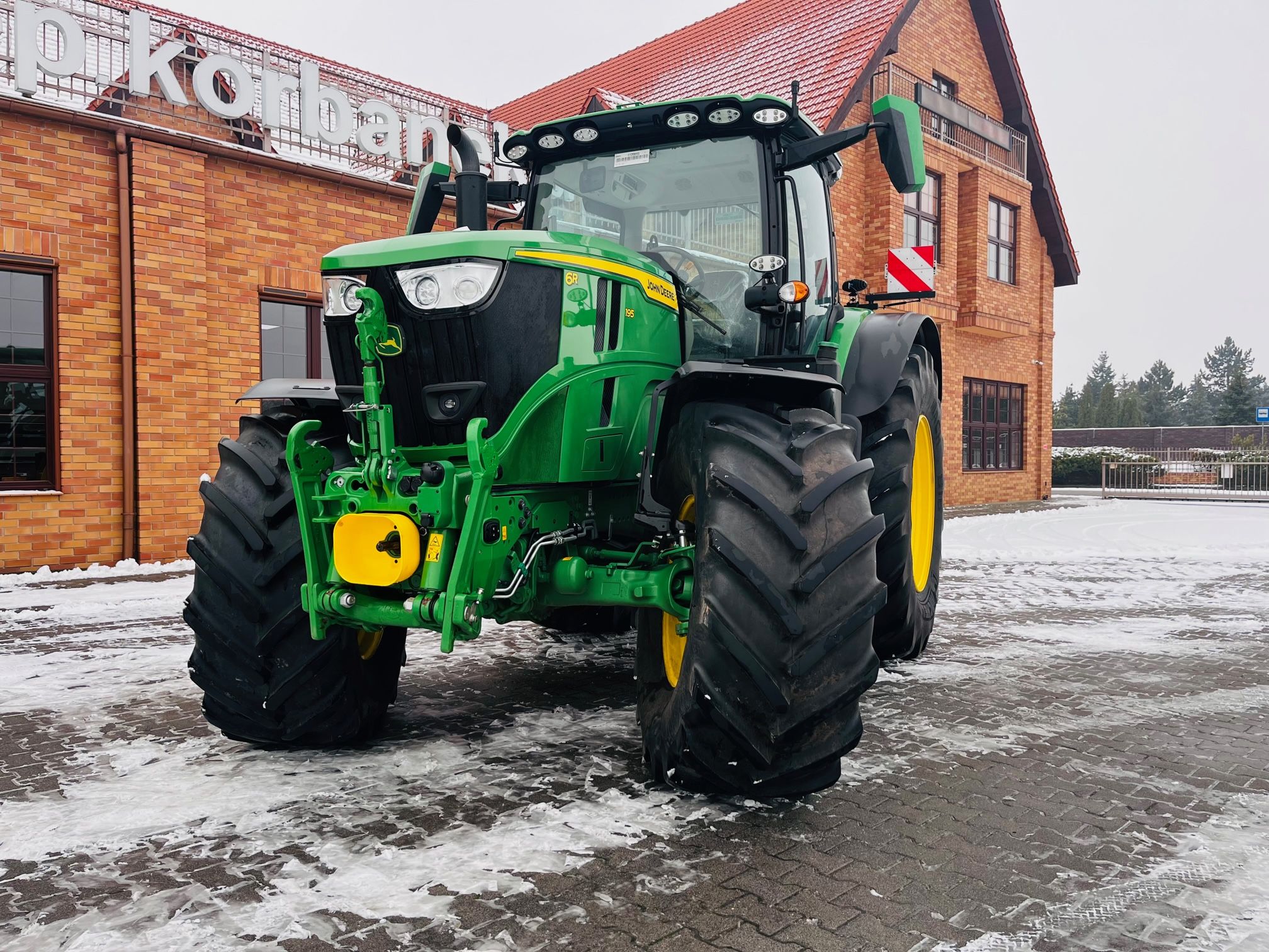 Ciągnik rolniczy John Deere 6R 195KM Ciągnik rolniczy John Deere 6R 195KM