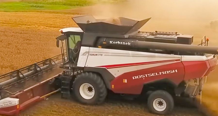 Kombajny i maszyny rolnicze Rostselmash