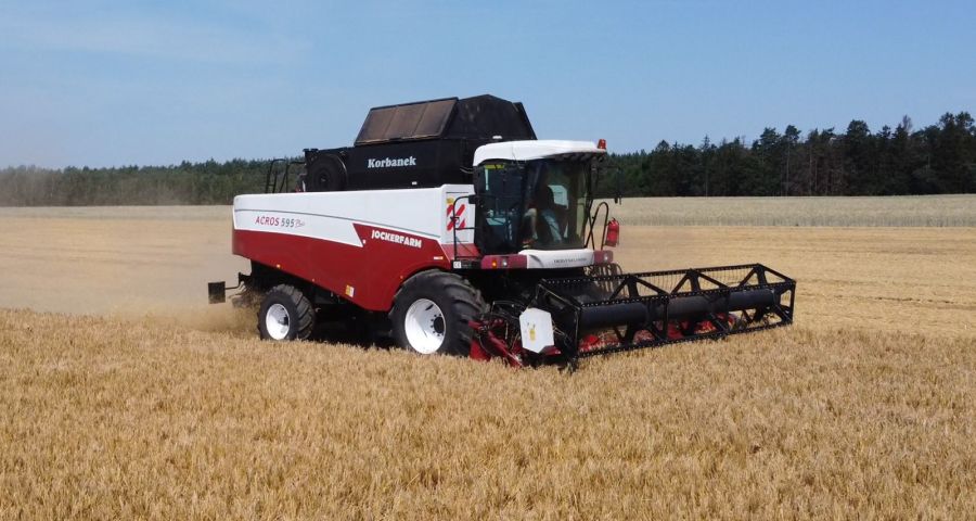 Jockerfarm kosi jęczmień