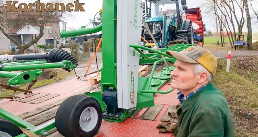 Pan Adam z miejscowości Kotunia zakupił zgrabiarkę Samasz od Korbanek