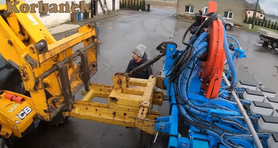 Pan Dawid zakupił kolejny siewnik Monosem od firmy Korbanek