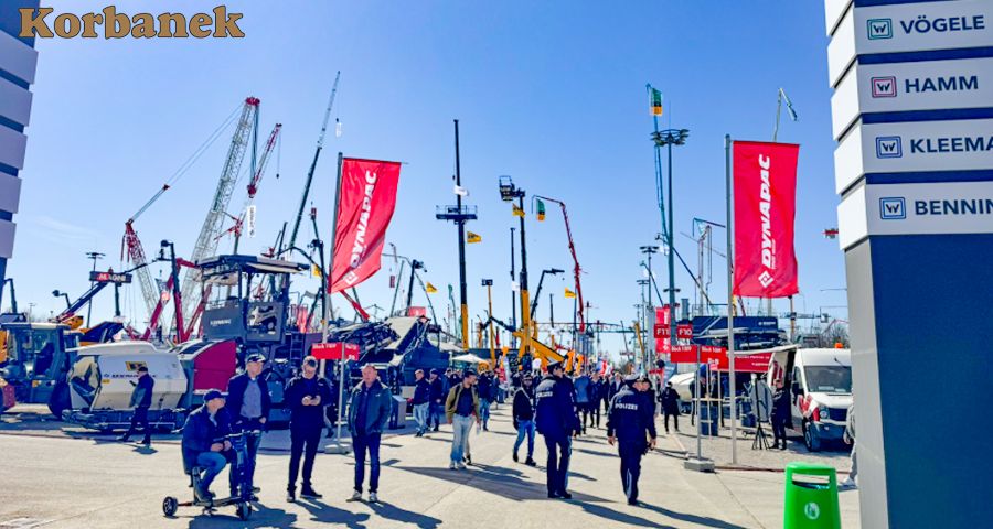 Wejście główne na Targi Bauma w Monachium 2025