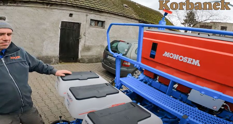 Pan Marian z miejscowości Mnichowo kupił siewnik Monosem od Korbanek