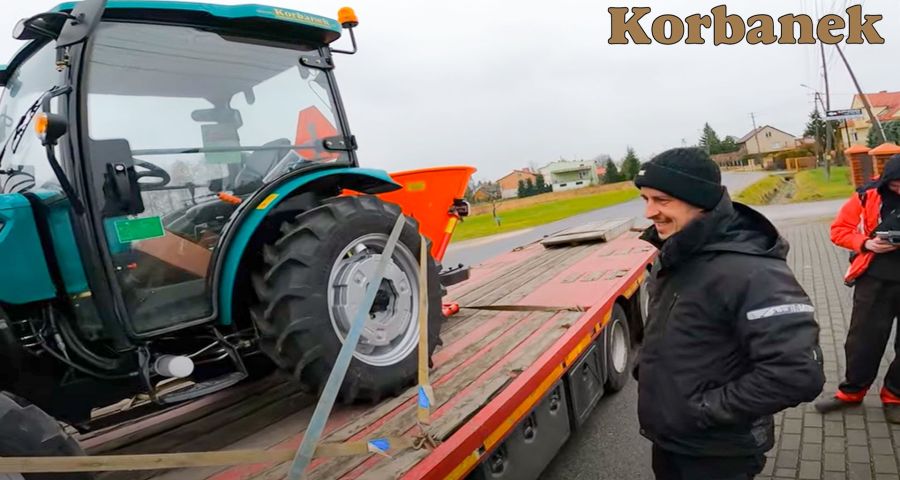 Pan Sebastian kupił ciągnik Arbos 2025 wraz z osprzętem od firmy Korbanek, aby świadczyć nim usługi