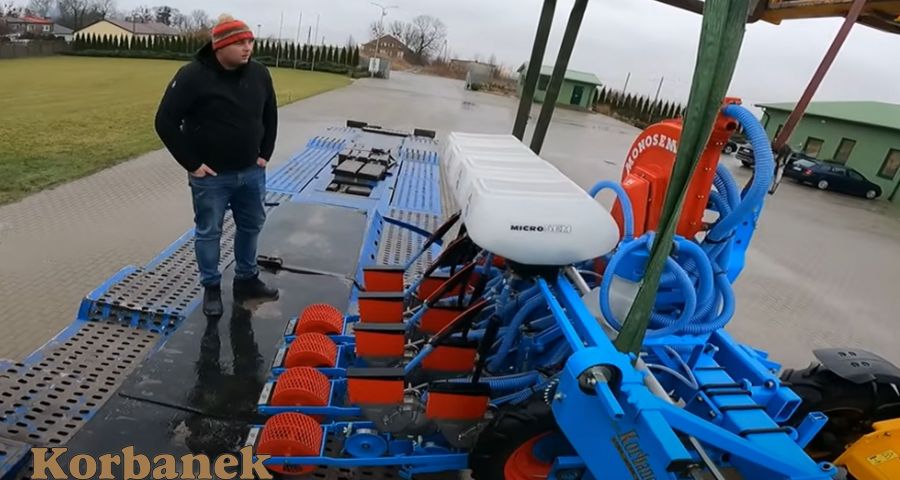 Klient, zajmujący sie uprawą warzyw na duża skale - postanowił zakupić siewnik do warzyw Monosem