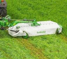 Kosiarka dyskowa Samasz seria KT kosi trawę na łące