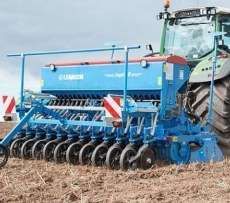 Siewniki zawieszane mechaniczne Lemken typ Saphir 8 podczas siewów Korbanek.pl