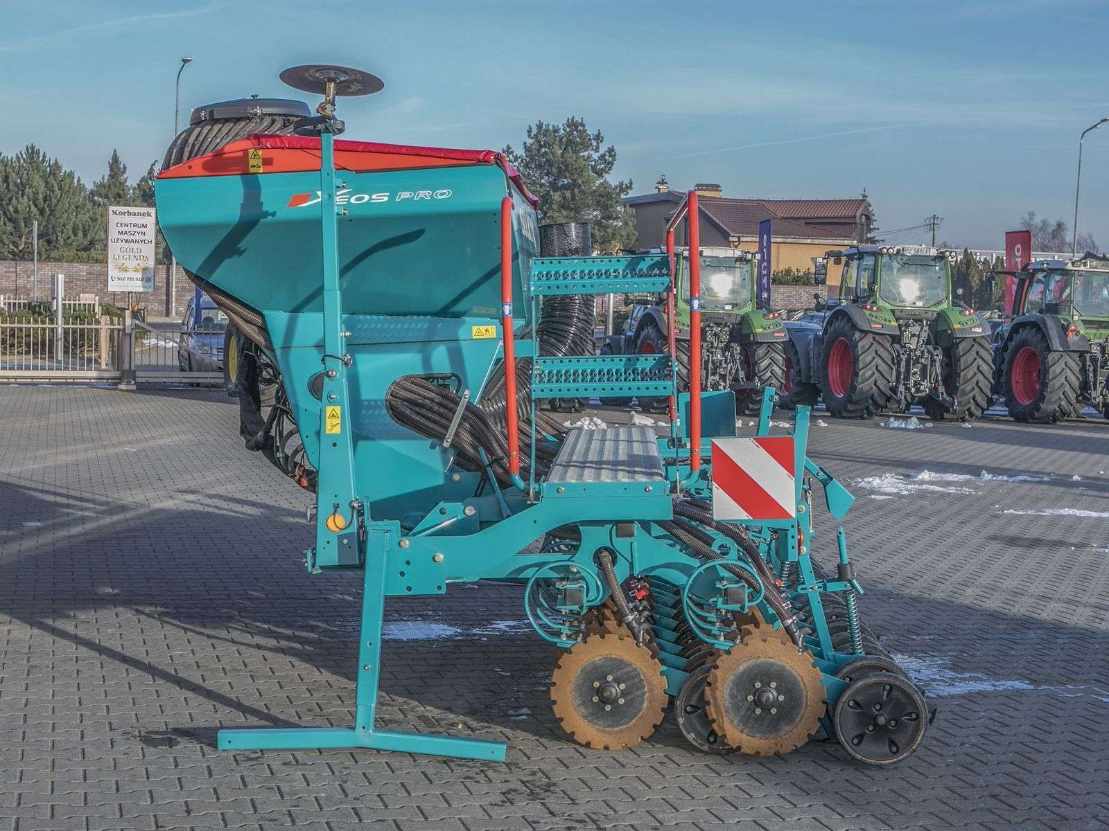 Siewnik SULKY XEOS PRO 4m na stopach podporowych