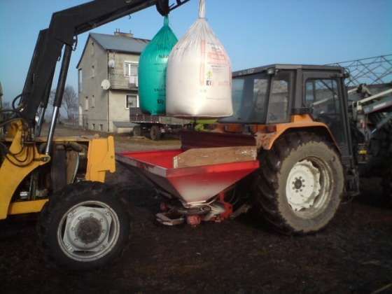 Używany Rozsiewacz nawozu 800 kg