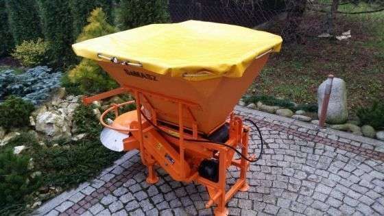Pomarańczowa piaskarka Sand 400 z plandeką