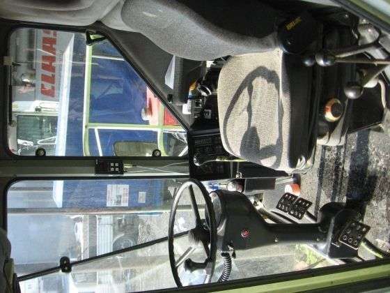 Kabina w kombajnie Claas widok wnętrza