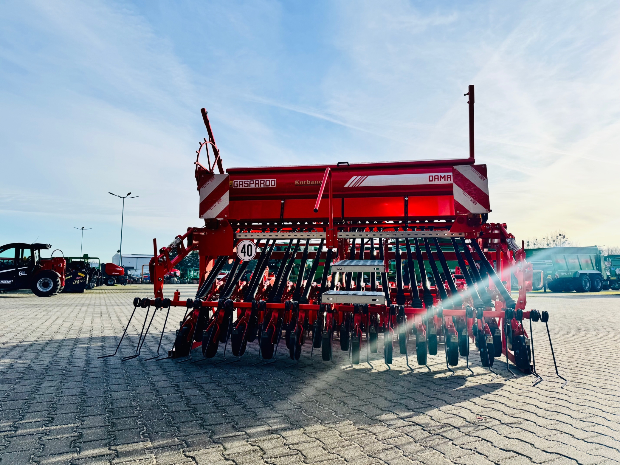 Agregat-uprawowo-siewny-zestaw-uprawowy-3-0-maschio-gaspardo-plac-firma-korbanek