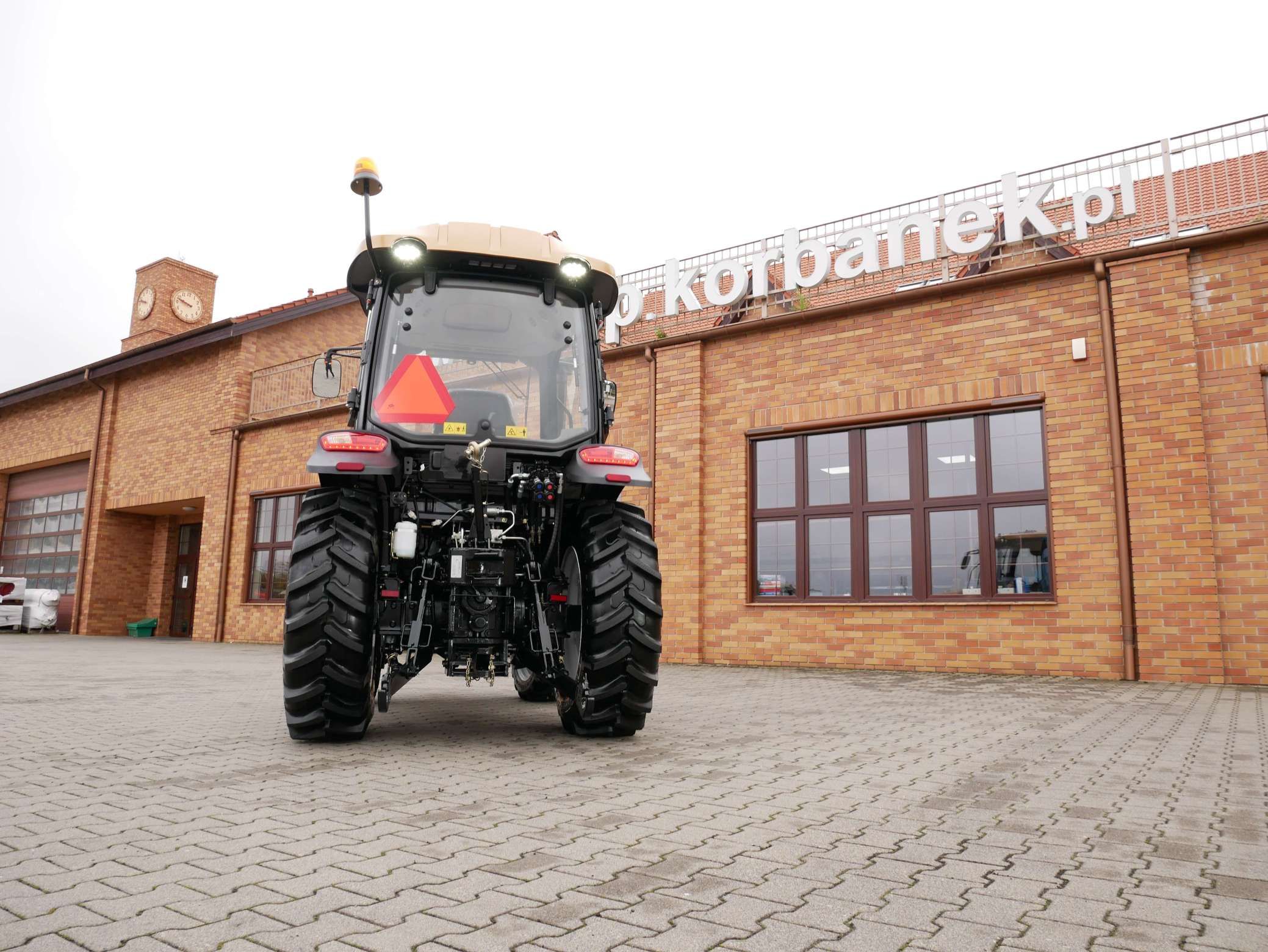 Arbos 3055 Gold Limited + z pełnym wyposażeniem na tyle