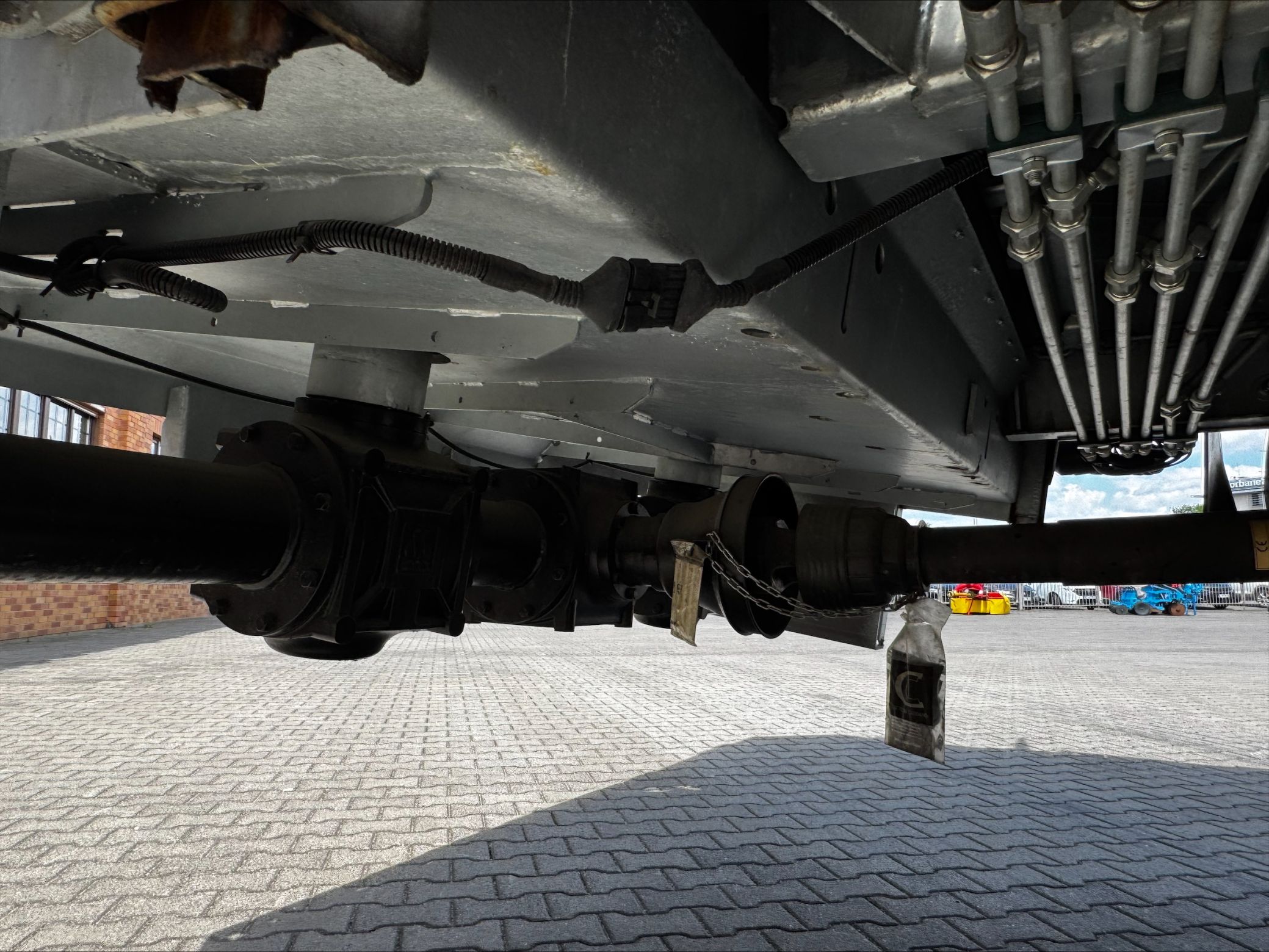 Rozrzutnik obornika Cynkomet ZEUS N-114 Ładowność 14 ton Plac Kobranek