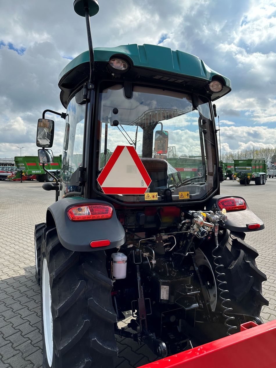 Tył ciągnika Arbos 3055 