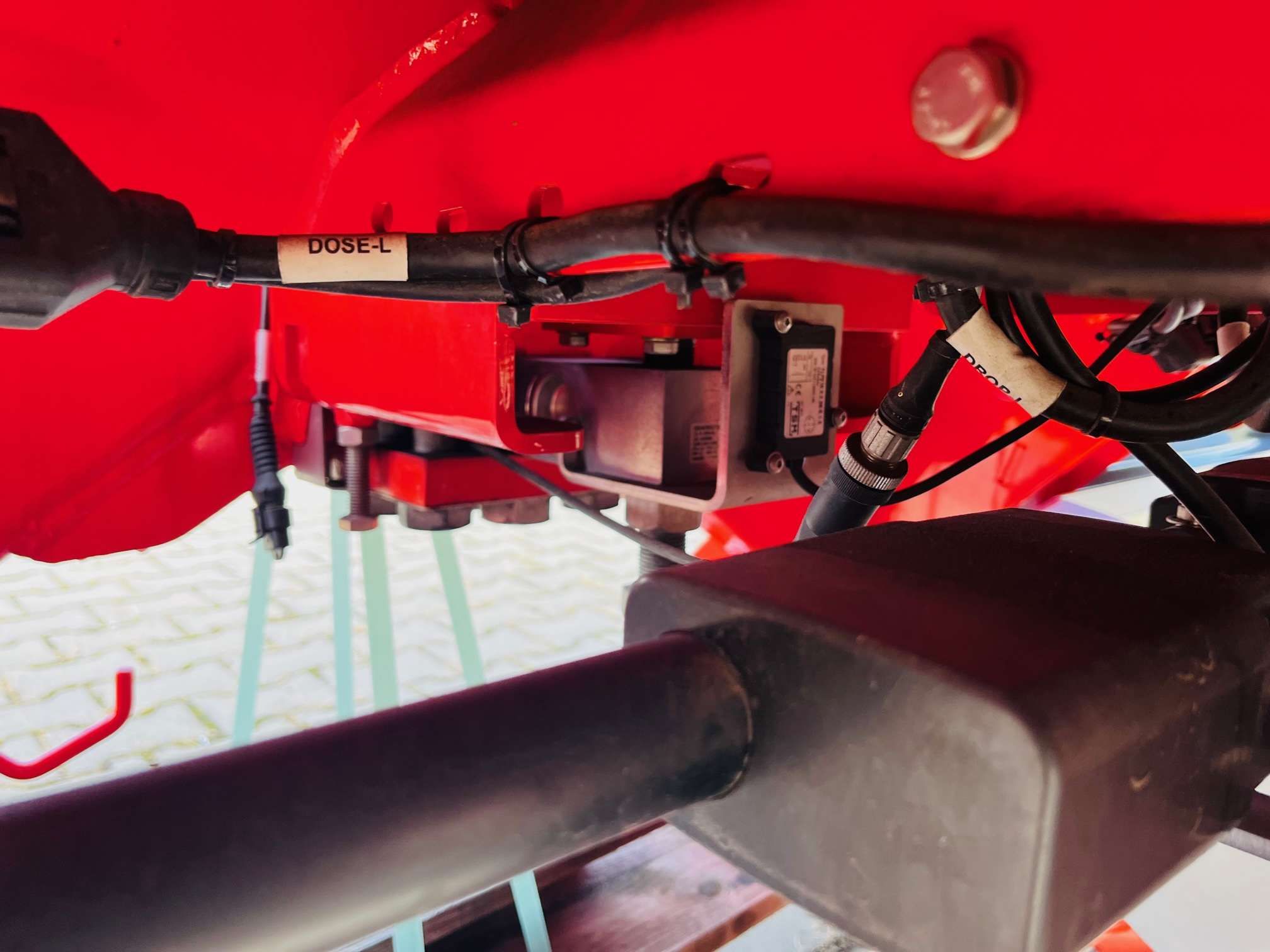 Rozsiewacz dwutarczowy do nawozu Maschio Gaspardo EW 213 ISOTRONIC