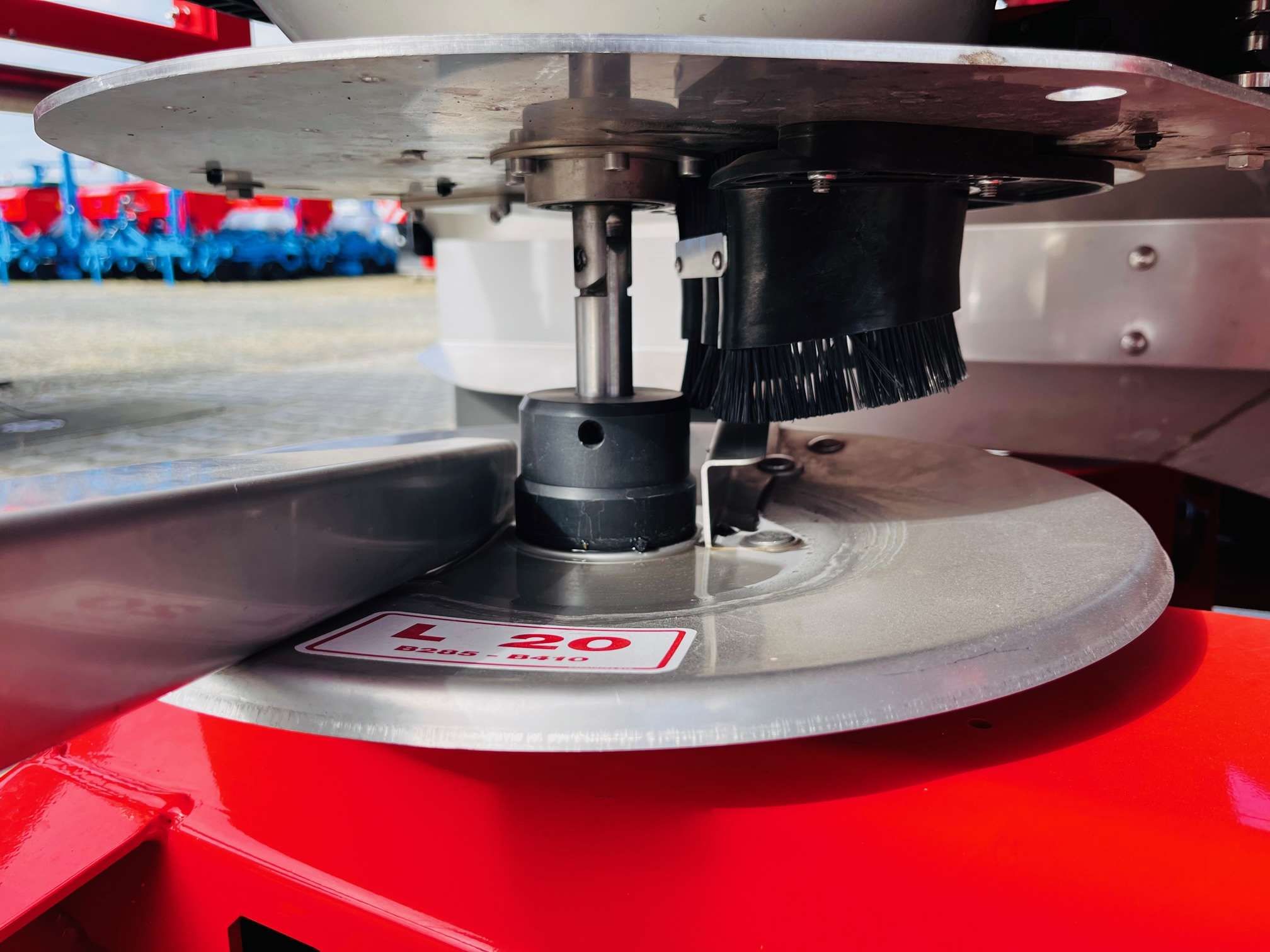 Rozsiewacz dwutarczowy do nawozu Maschio Gaspardo EW 213 ISOTRONIC
