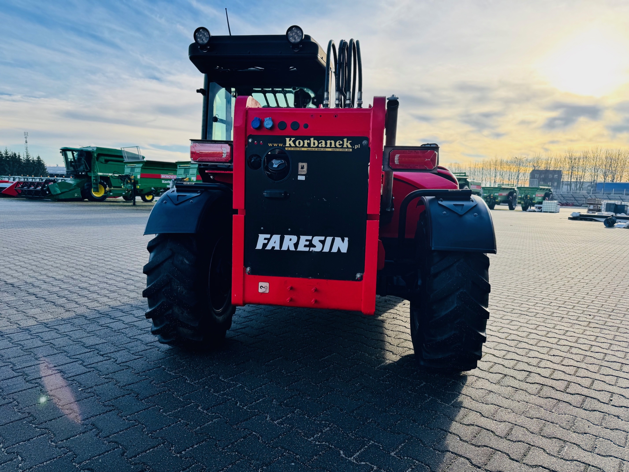 Ladowarka-teleskopowa-faresin-model-626-plac-firma-korbanek