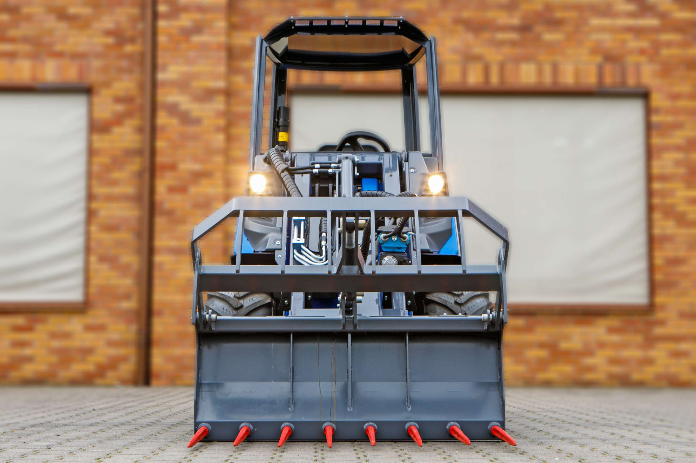 Multione seria 8 Kubota Korbanek front maszyny kabina oświetlenie lampy