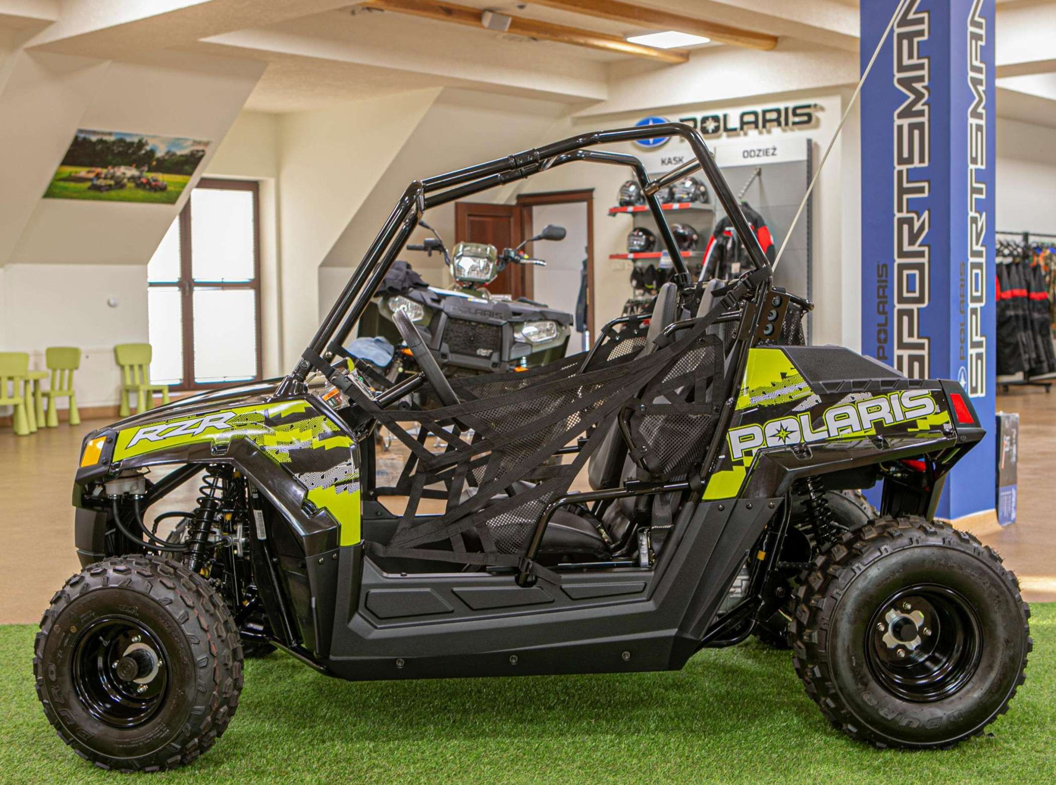lewy bok czarno seledynowy quad Polaris RZR 170 rama ochronna dziecięcy atv