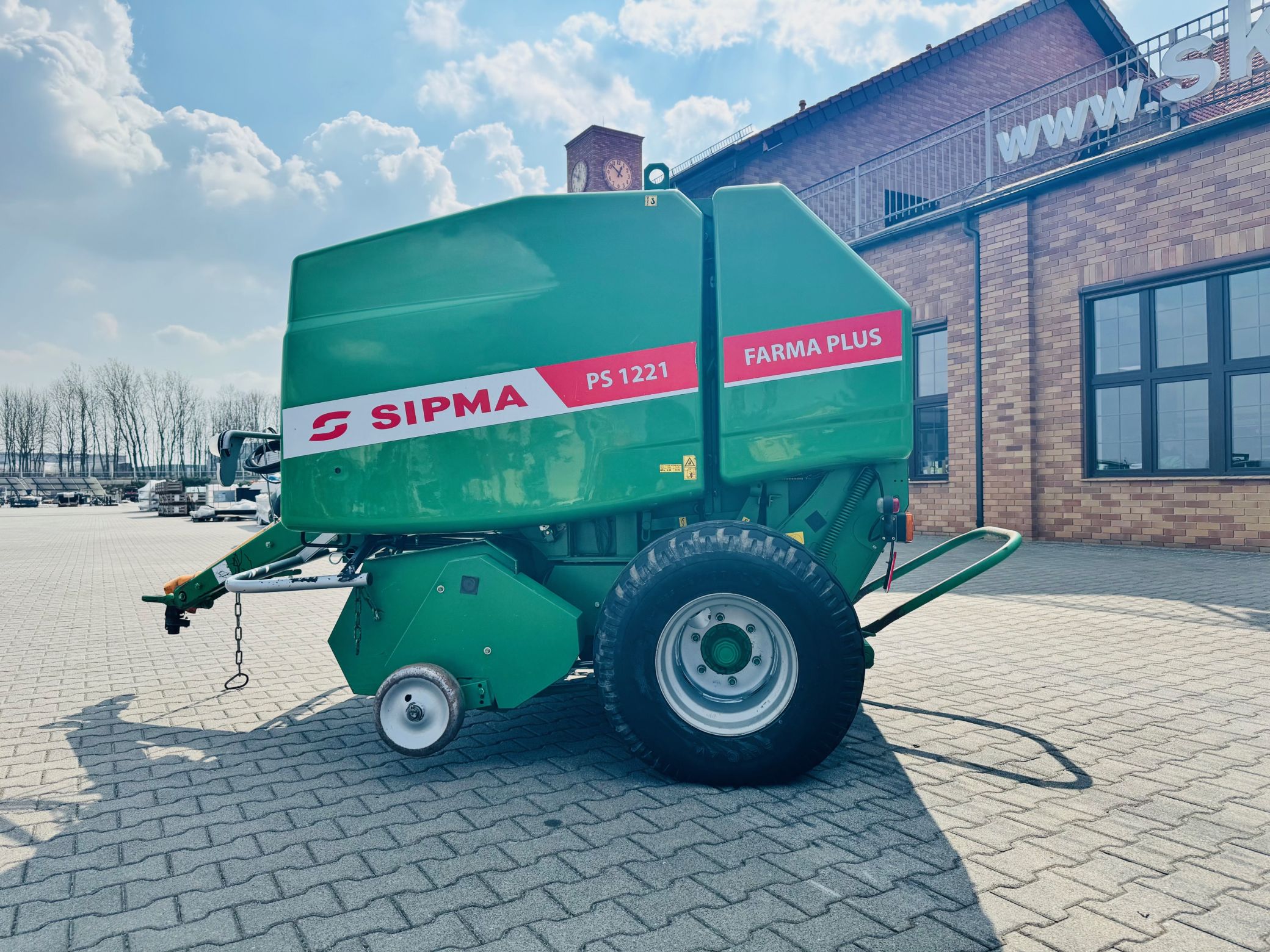 Prasa-sipma-PS-1221-FARMA-PLUS-stalokomorowa-walcowo-lancuchowa-plac-korbanek