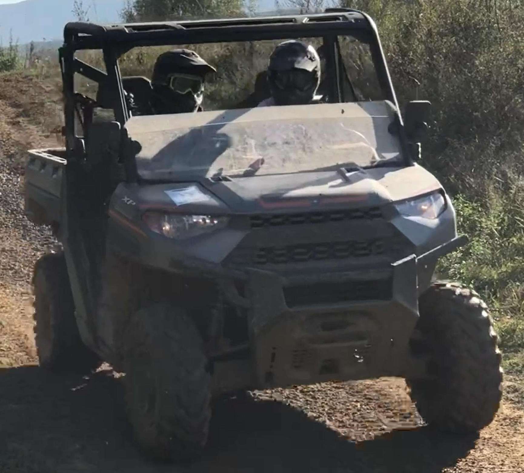 Quad Polaris Ranger 1000 XP z miejscem na przewożenie towarów atv