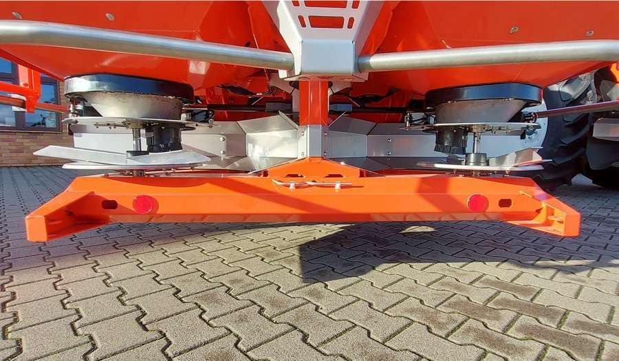 Rozsiewacz dwutarczowy do nawozu Maschio Gaspardo EW 213 ISOTRONIC