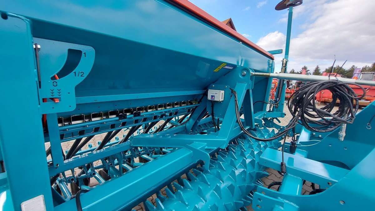 Wskaźnik poziomu ziarna i ścieżek technologicznych siewnika