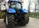 Tył ciągnika rolniczego New Holland T 6080
