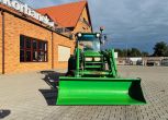 kompaktowy-wielozadaniowy-traktor-ciagnik-john-deere-seria-r-4049-z-ladowacz-czolowy-przedni-tuz--plac-firma-korbanek